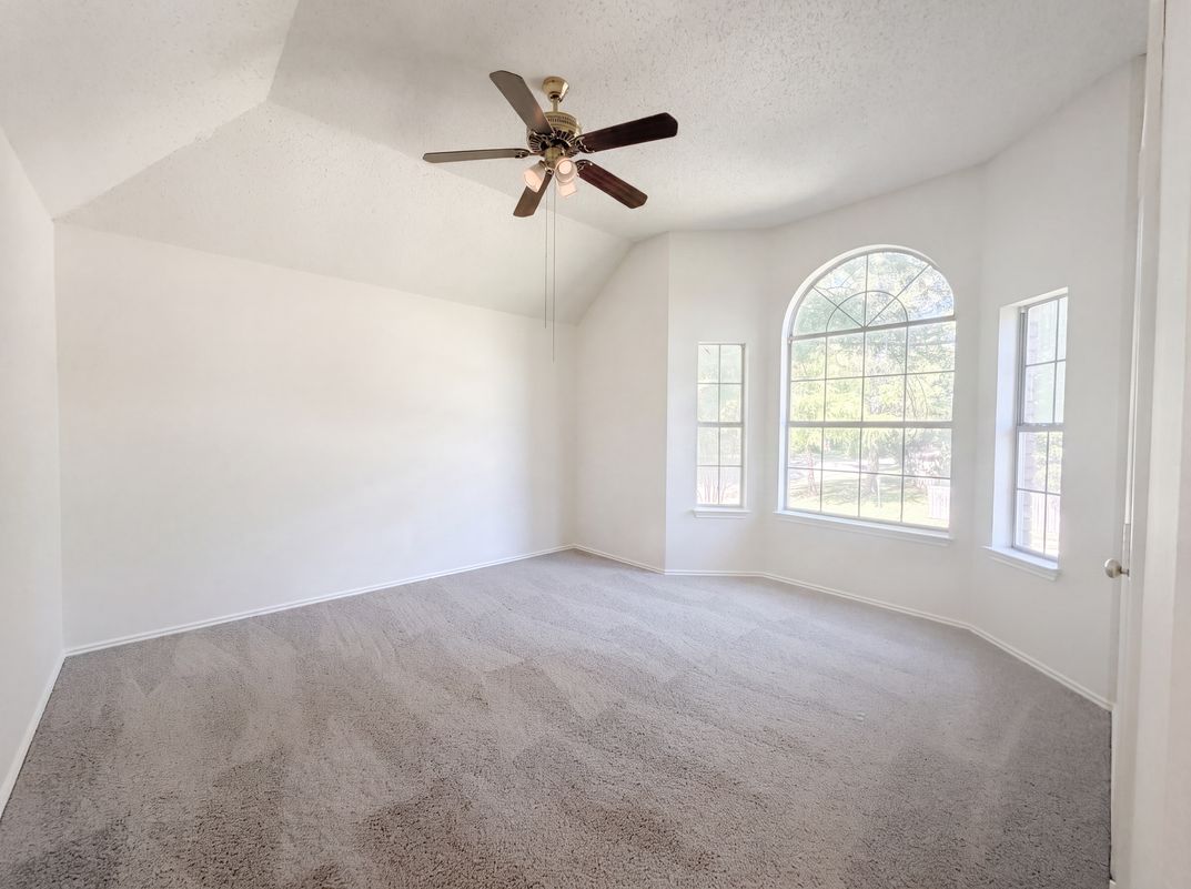 Photo 10 of 27 of 905 Ridgemont Dr, Allen, TX