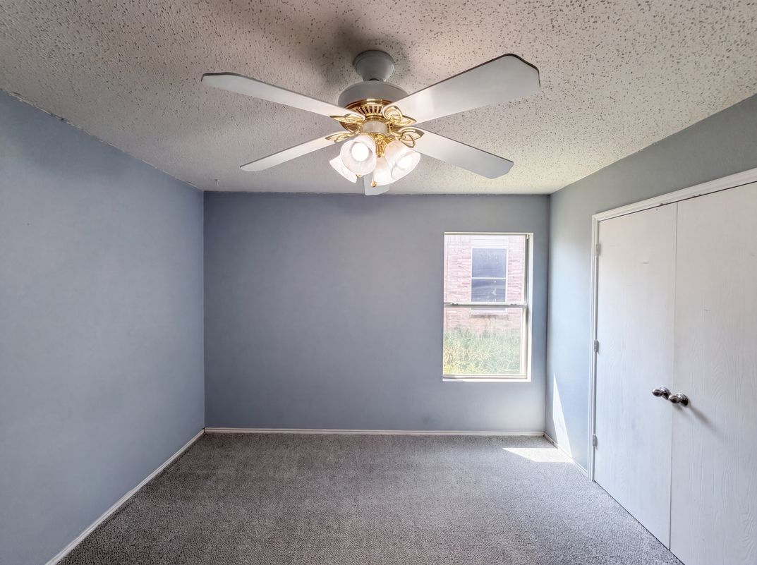 Photo 9 of 17 of 5244 New Castleton Ln, Fort Worth, TX