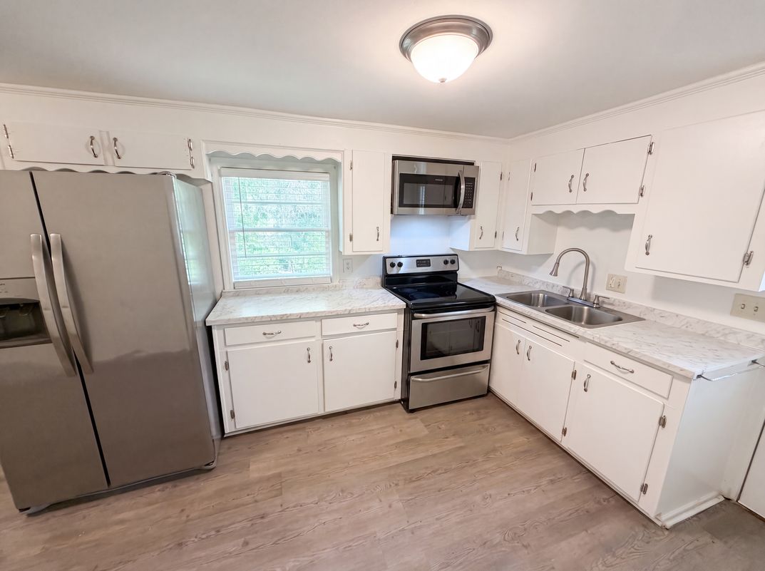 Photo 18 of 23 of 1502 Pine St, West Columbia, SC