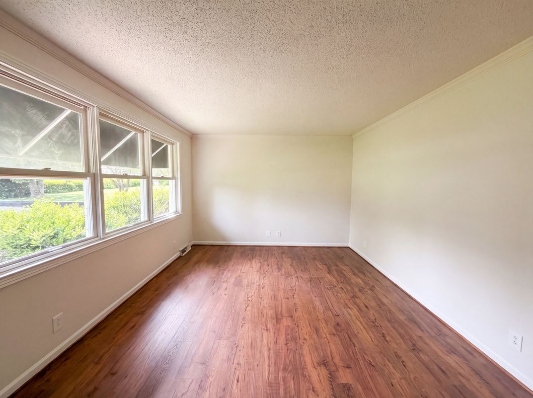 Photo 8 of 23 of 242 Kingswood Dr, Clarksville, TN