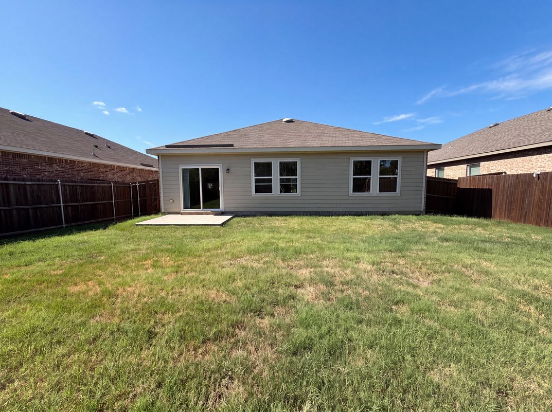 Photo 5 of 17 of 429 Starboard Dr, Crowley, TX