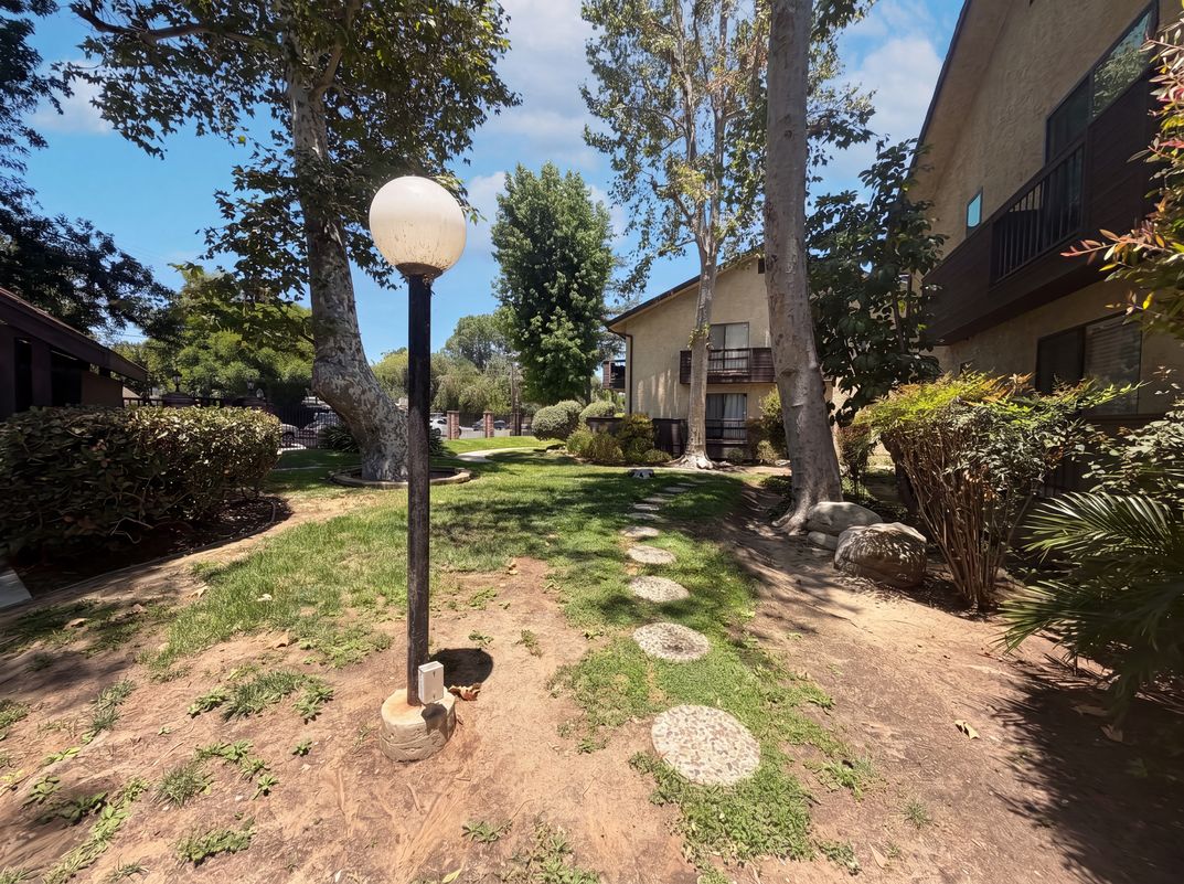 Photo 5 of 17 of 7300 Corbin Ave, Reseda, CA
