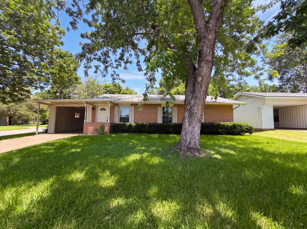 Photo 19 of 21 of 2549 Steven Dr, Denison, TX