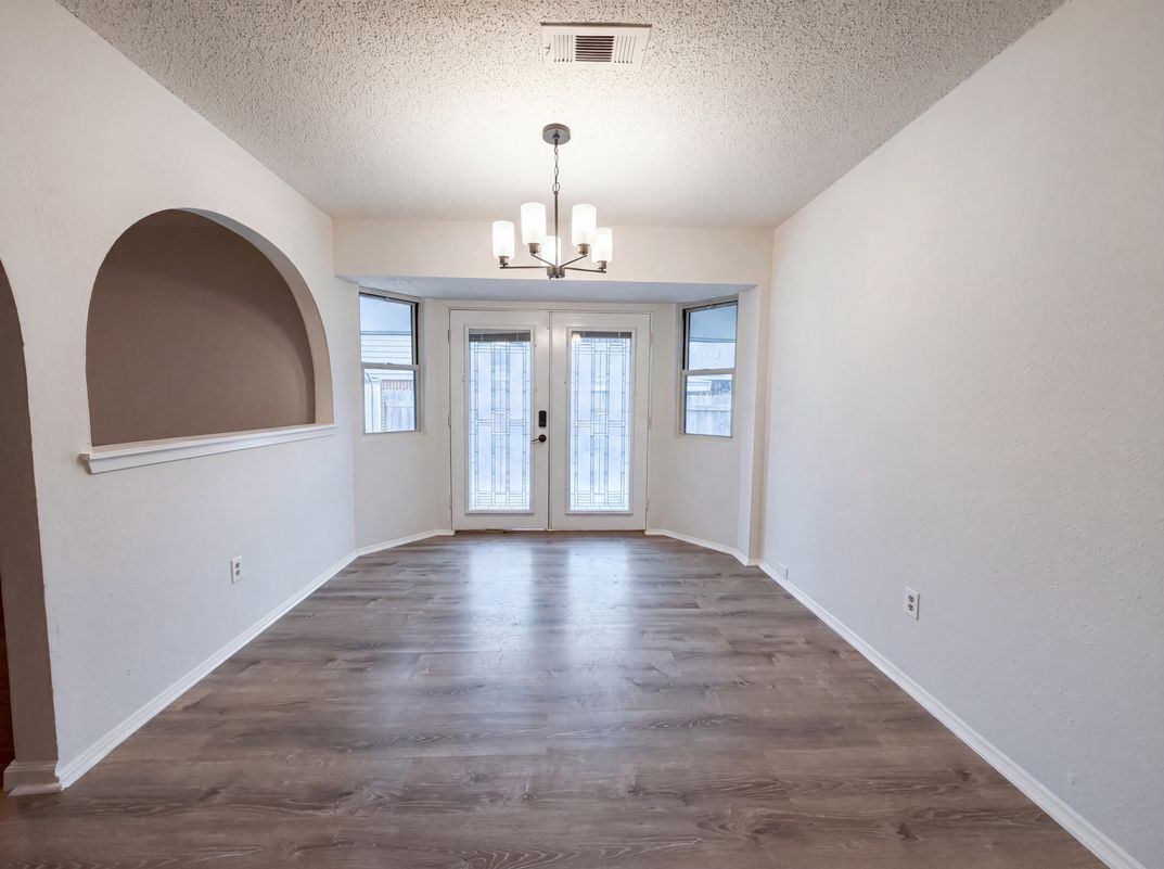 Photo 11 of 18 of 203 W Hogan Dr, Copperas Cove, TX