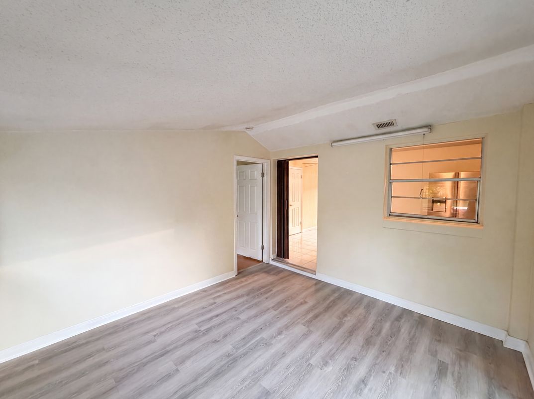 Photo 8 of 26 of 722 Virginia Ln, Apopka, FL