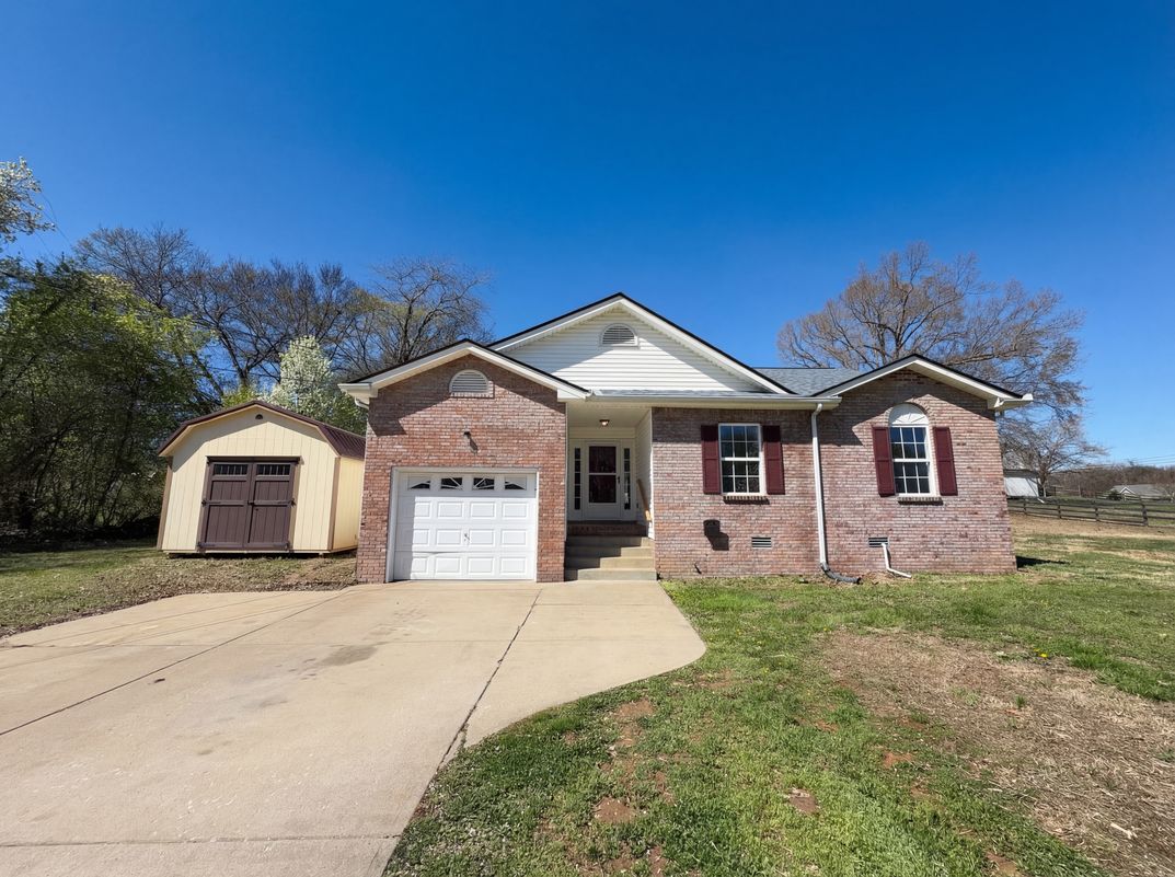 Property photo 1 of 1690 Sparkleberry Dr