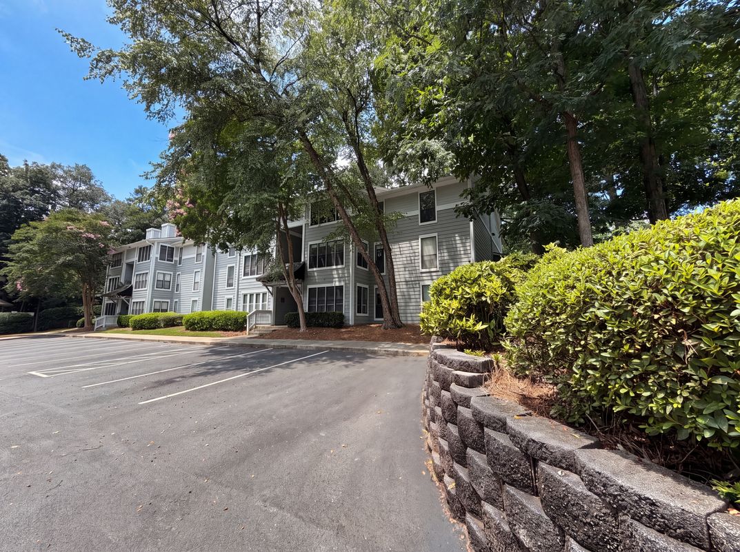 Photo 19 of 22 of 216 Summit North Dr NE, Atlanta, GA
