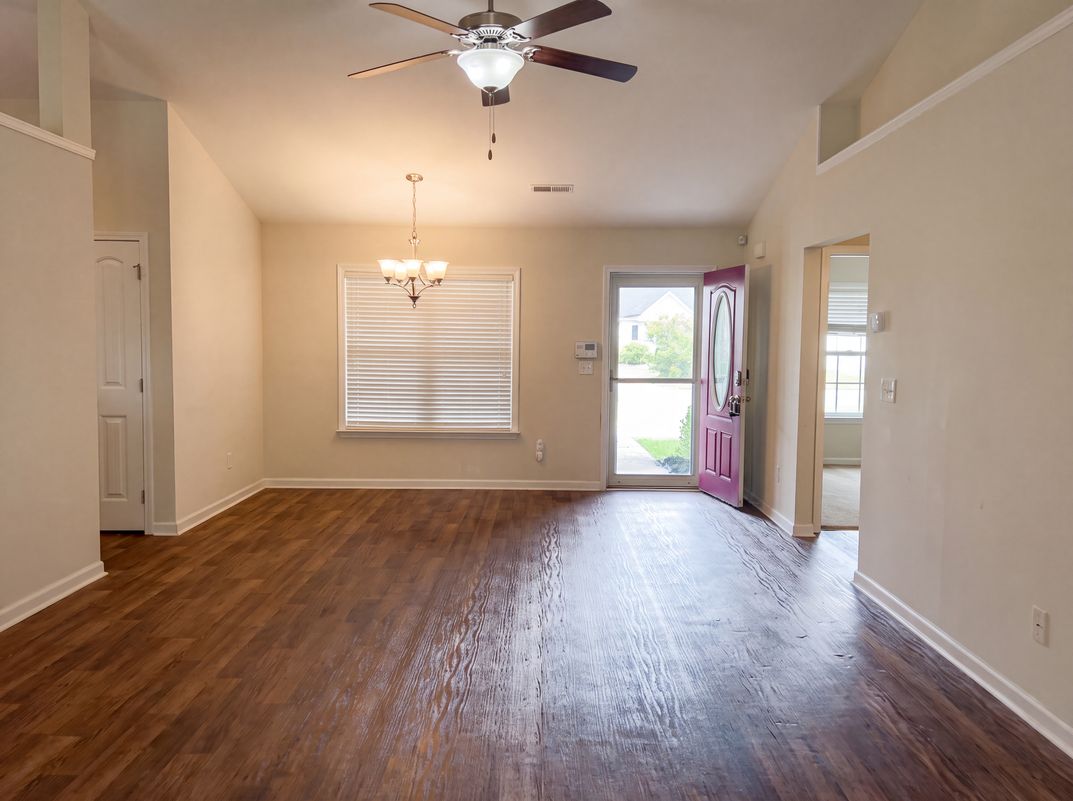 Photo 3 of 28 of 1528 Abberbury Dr, Conway, SC