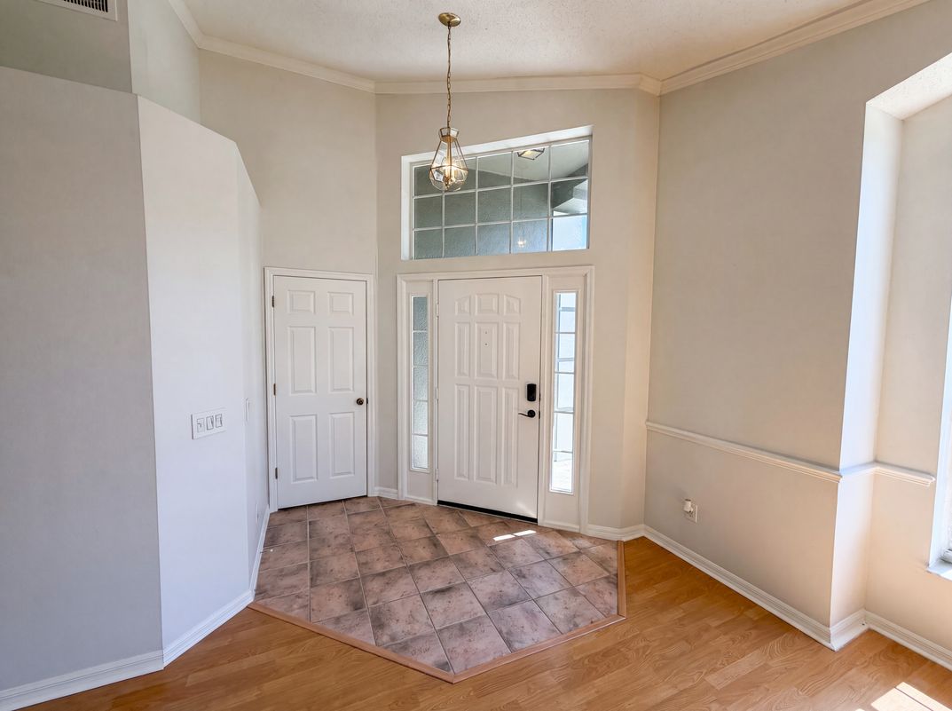 Property photo 3 of 701 Magnolia Creek Cir