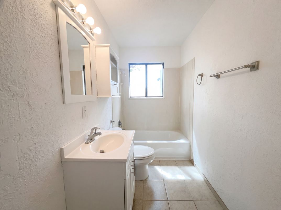 Photo 9 of 18 of 8112 Princess Jeanne Ave NE, Albuquerque, NM