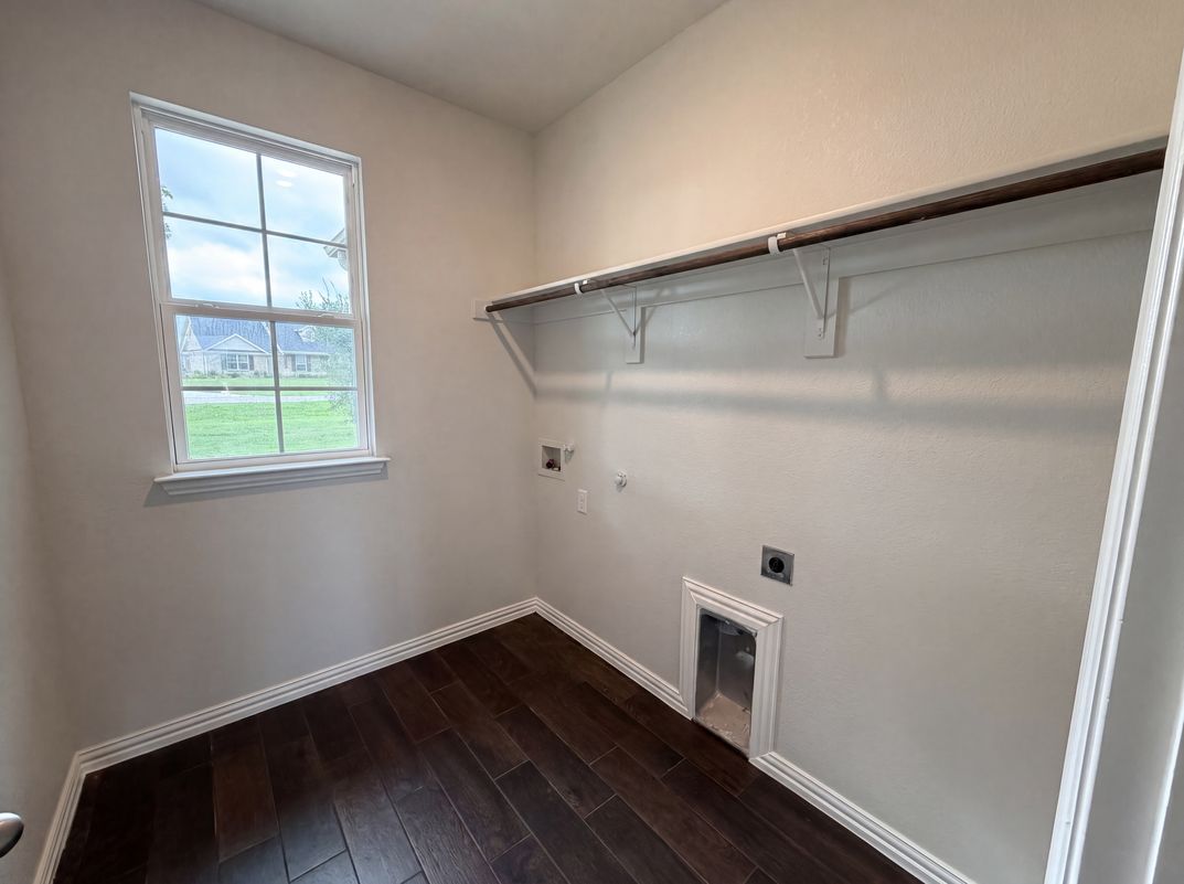 Photo 16 of 18 of 211 Spring Creek Cir, Paradise, TX