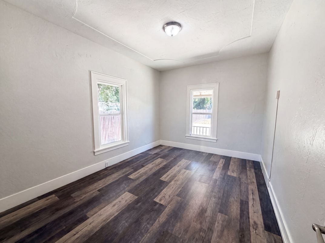 Photo 15 of 29 of 1860 W Willow St, Stockton, CA