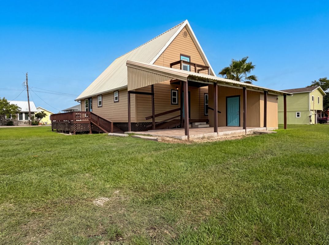 Photo 17 of 19 of 552 Marshall Johnson Ave S, Port Lavaca, TX