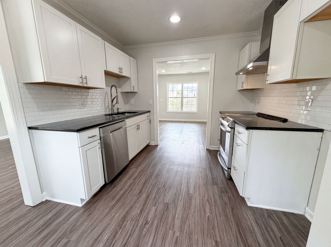 Photo 11 of 31 of 12 Finch Wood Dr, Columbia, SC