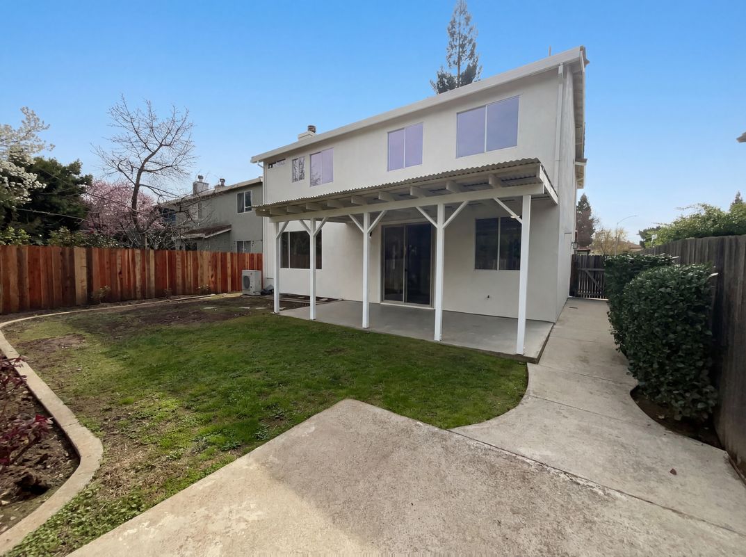 Photo 5 of 30 of 2262 Railway Cir, Gold River, CA