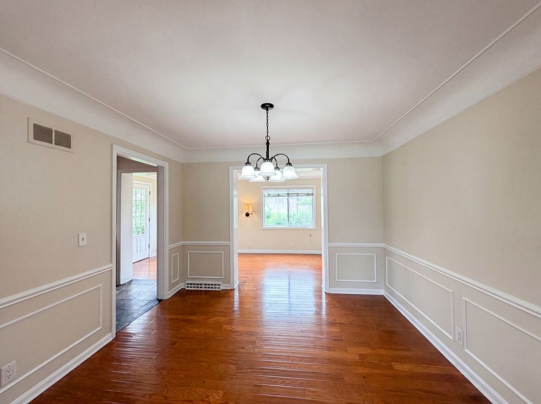 Photo 11 of 31 of 10489 Cinderella Dr, Montgomery, OH