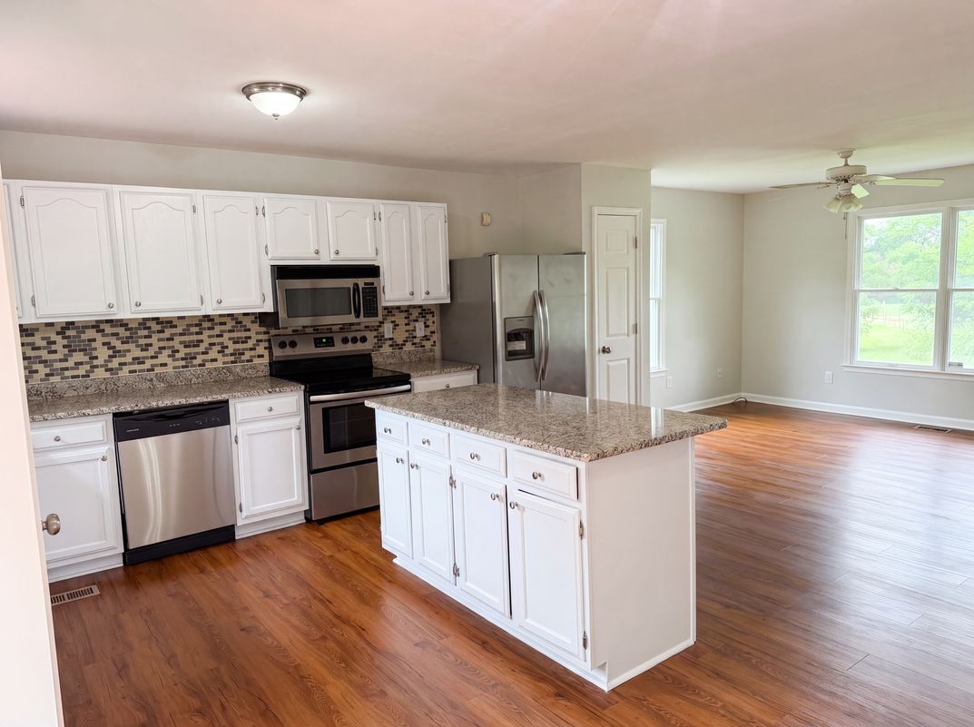 Photo 11 of 22 of 8749 Christopher Ln, Warrenton, VA