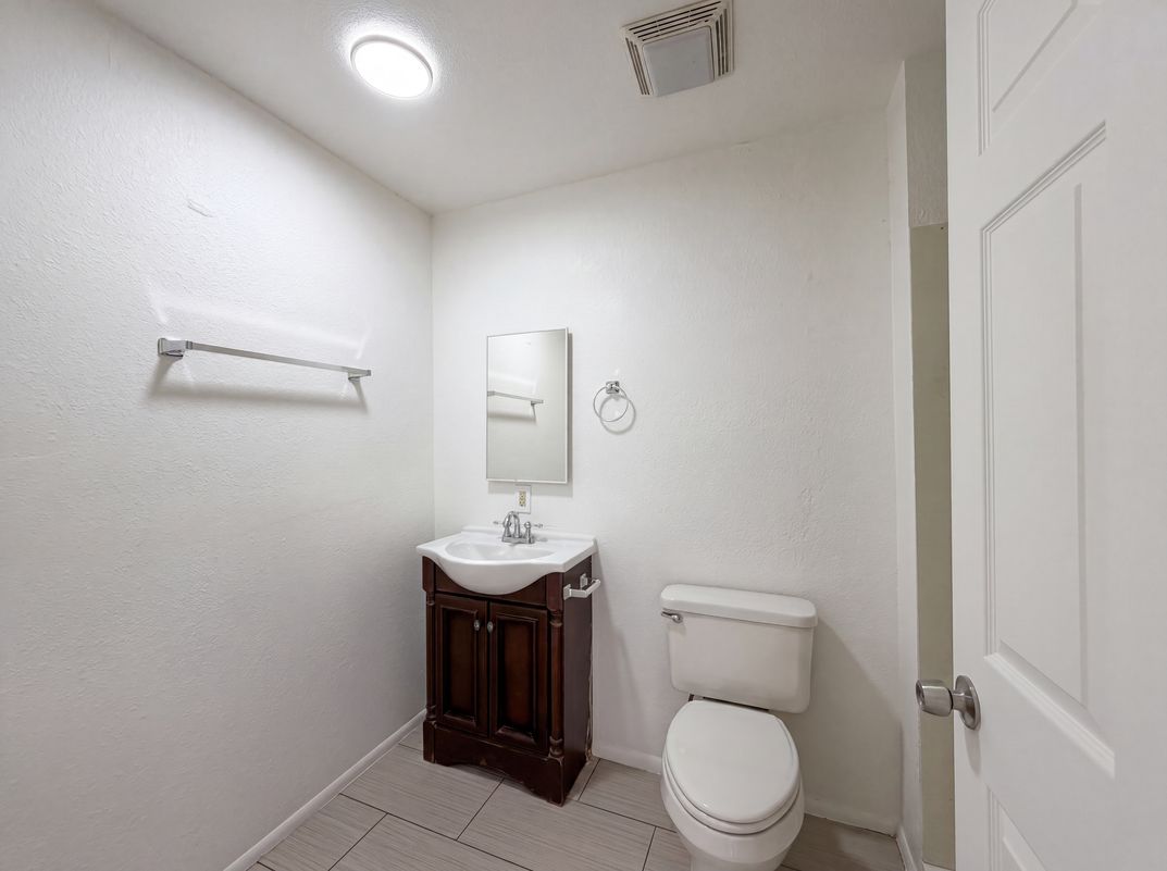 Photo 17 of 26 of 4260 E Vineyard Rd, Phoenix, AZ