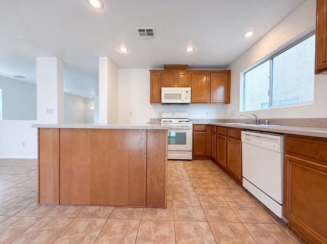 Photo 8 of 20 of 6479 W Eldorado Ln, Las Vegas, NV