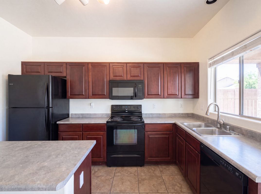 Photo 28 of 36 of 17268 W Elaine Dr, Goodyear, AZ
