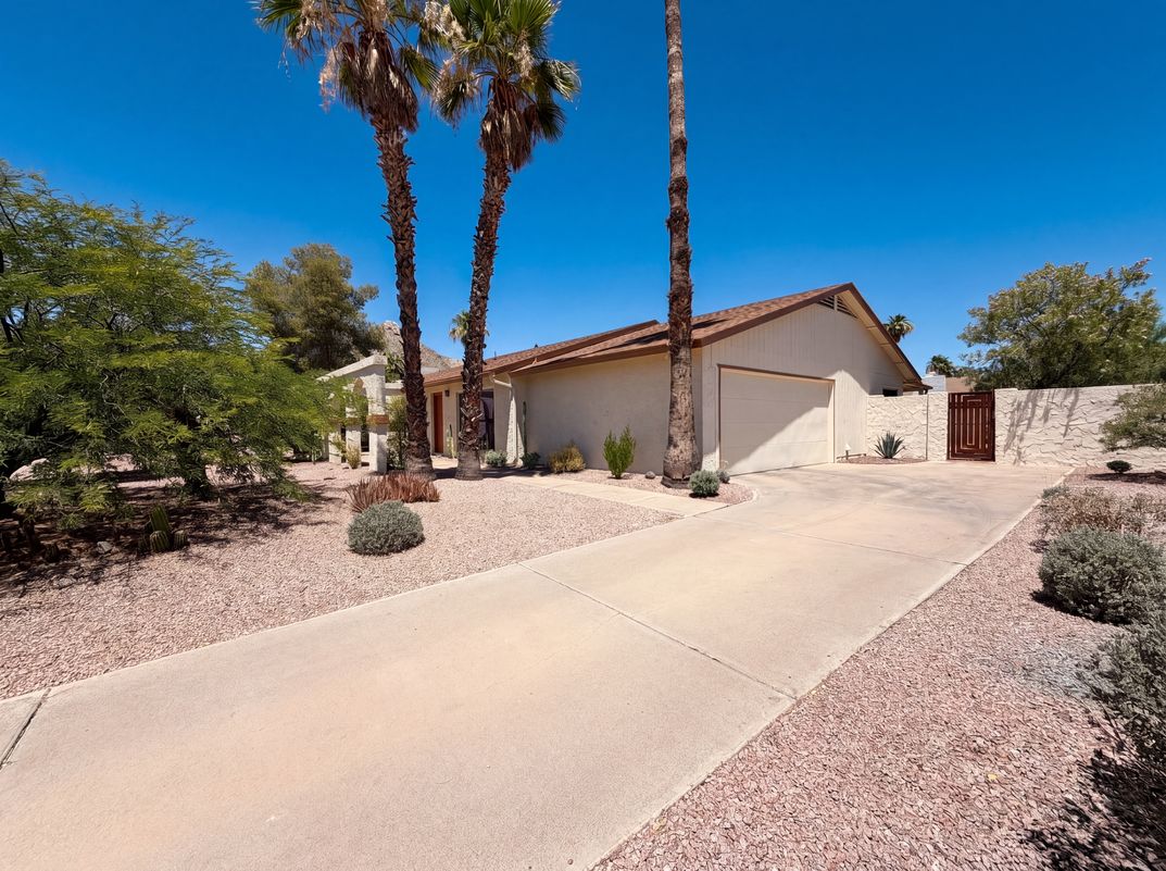 Property photo 1 of 2346 E Mescal St