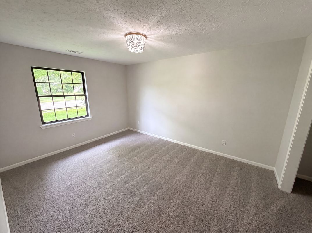 Photo 11 of 20 of 8058 Cherrybark Dr, Indianapolis, IN