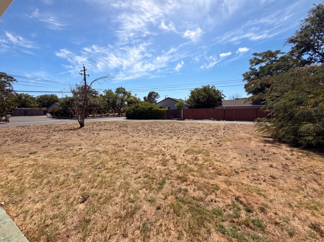 Photo 21 of 23 of 918 Harrison Ave, Lincoln, CA