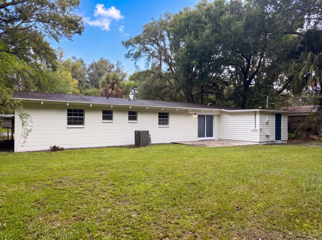 Photo 5 of 22 of 1034 NE 31st Ave, Gainesville, FL