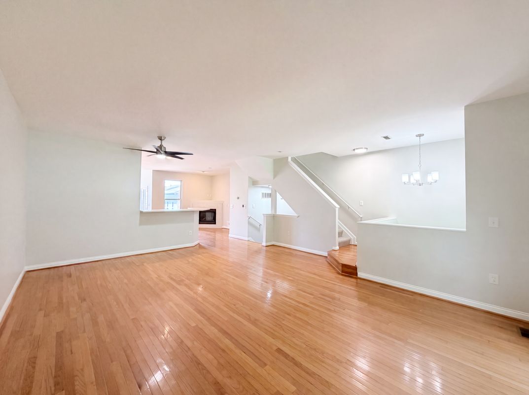Photo 3 of 27 of 1031 Cutter St, Cincinnati, OH