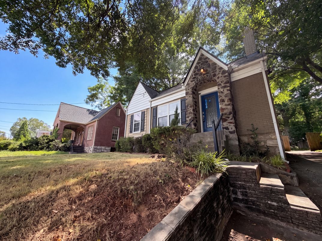 Photo 18 of 21 of 1773 Sylvan Rd SW, Atlanta, GA