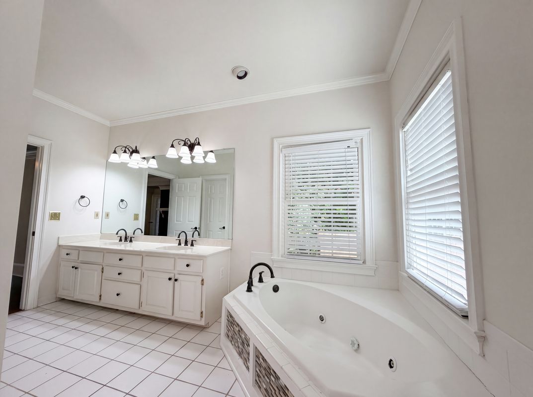 Photo 6 of 26 of 4342 Trotters Way Dr, Snellville, GA