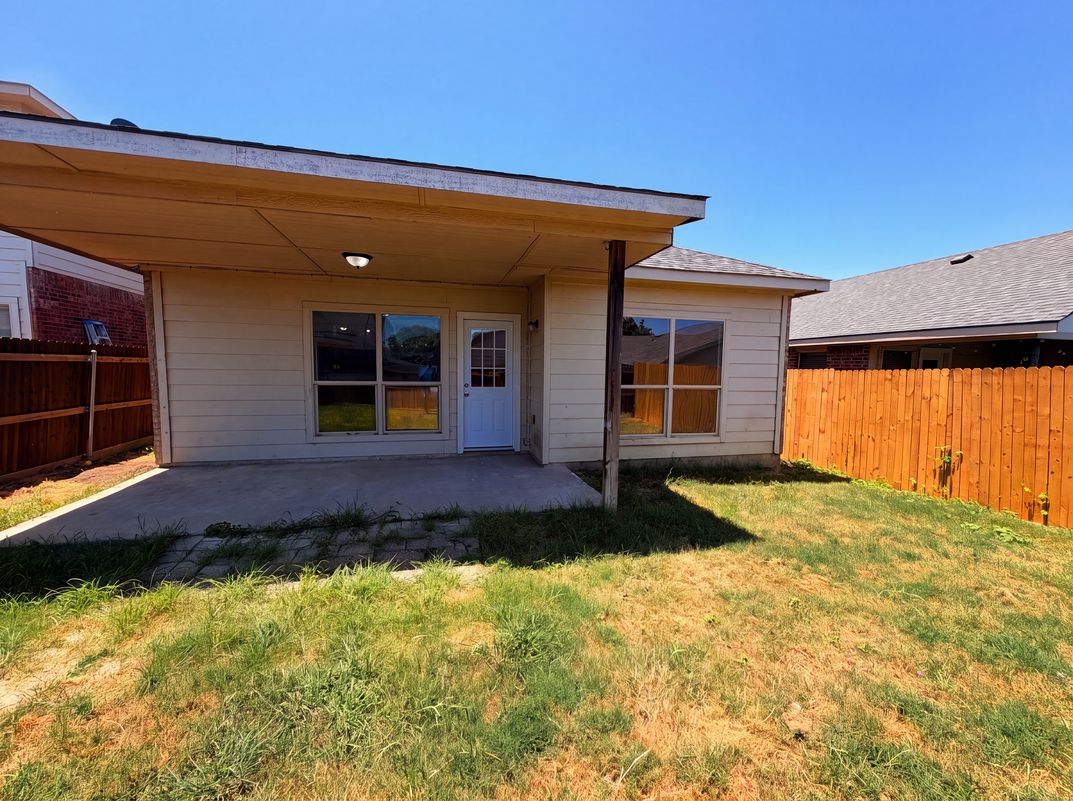 Photo 5 of 18 of 4038 Golden Rod Dr, Forney, TX
