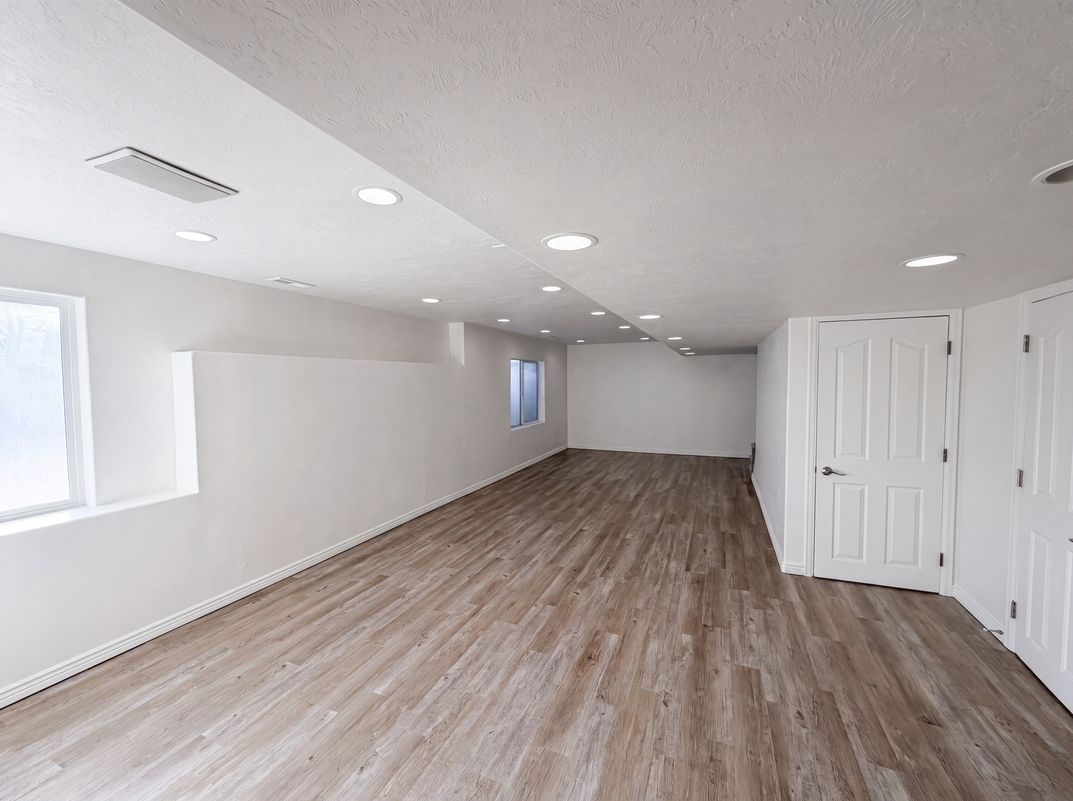 Photo 15 of 18 of 14273 S Heartstone Cir, Herriman, UT