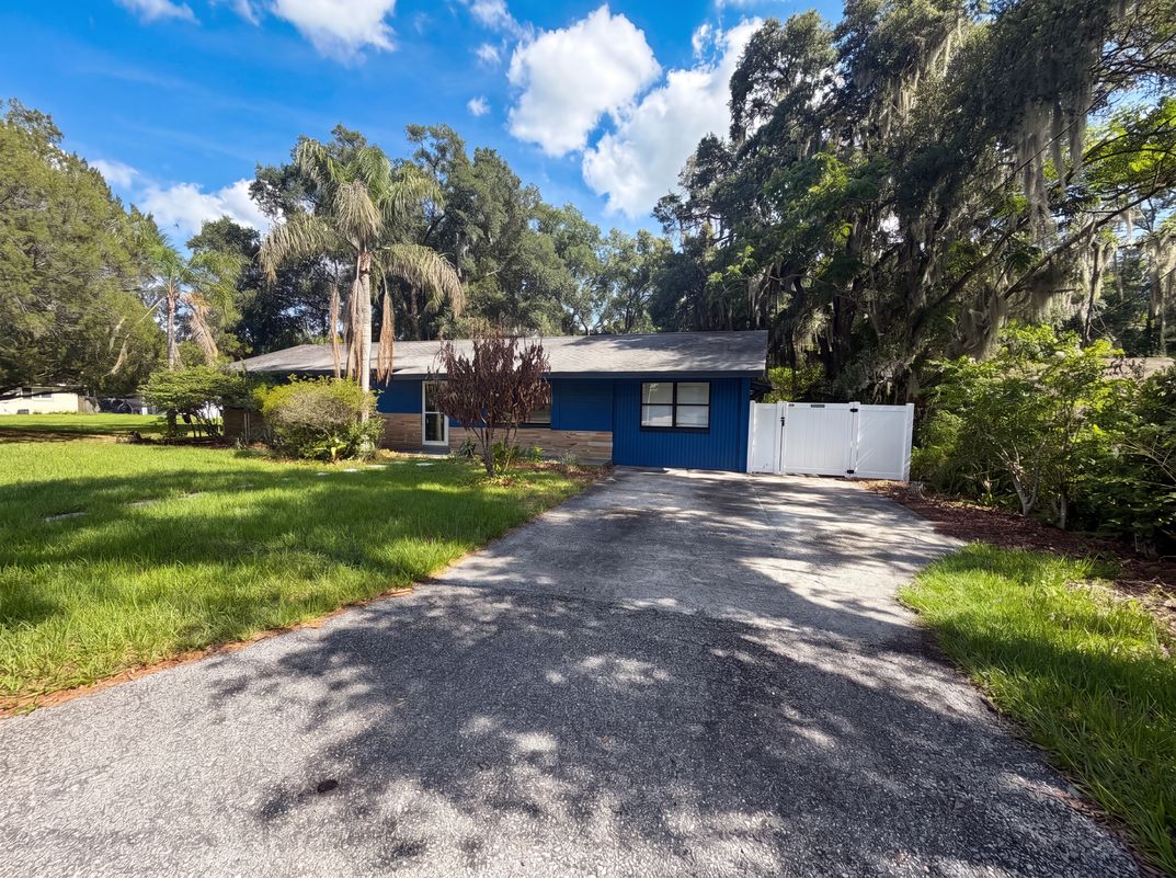 Photo 19 of 21 of 820 E Wisconsin Ave, Deland, FL