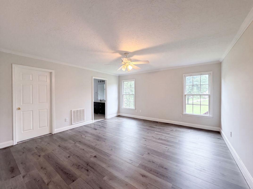 Photo 4 of 21 of 106 Millbranch Ln, Statesville, NC