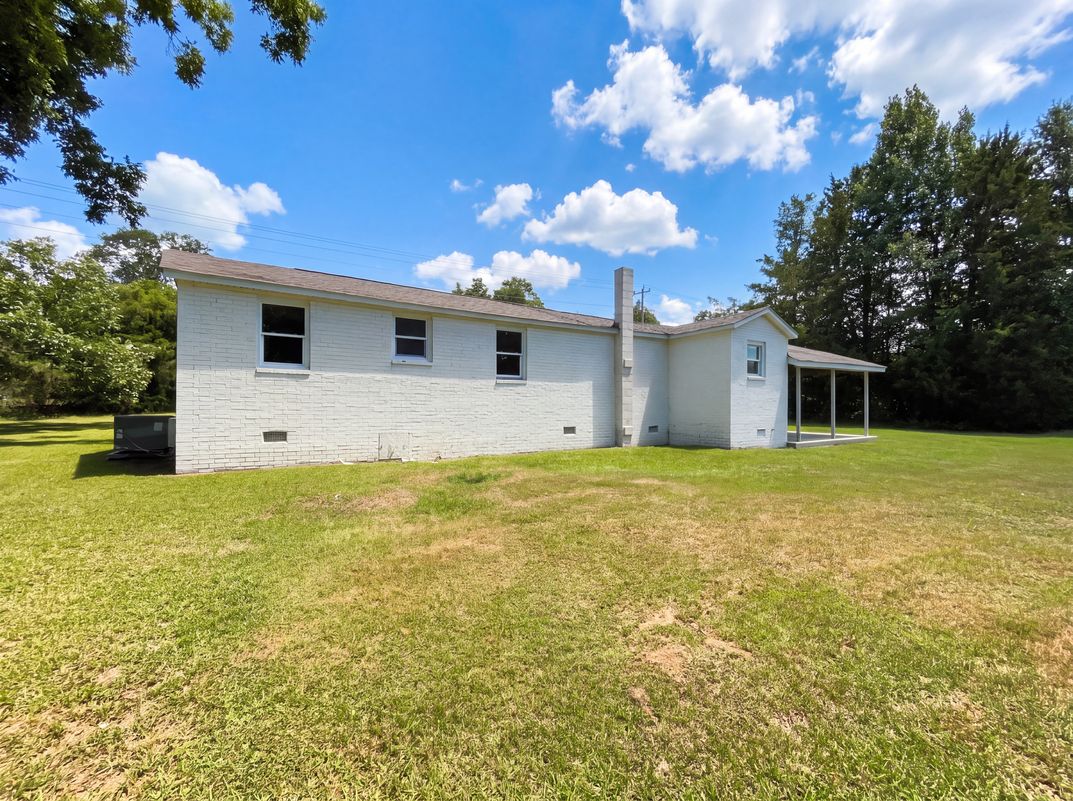 Photo 24 of 32 of 630 S Lee St, Batesburg, SC
