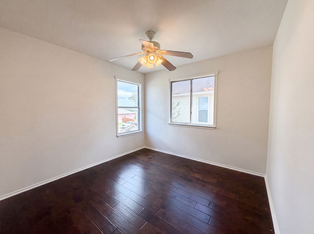 Photo 12 of 22 of 5810 Vasey Blvd, Austin, TX