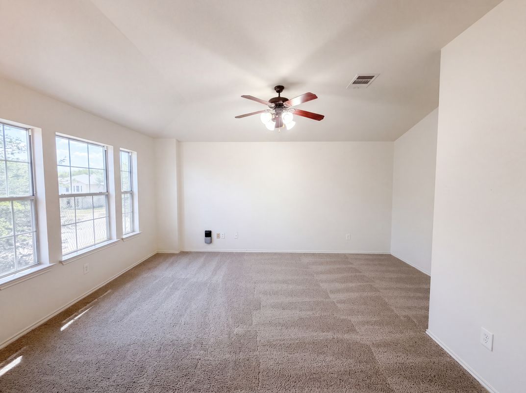 Photo 10 of 20 of 6805 Aquamarine Dr, Killeen, TX