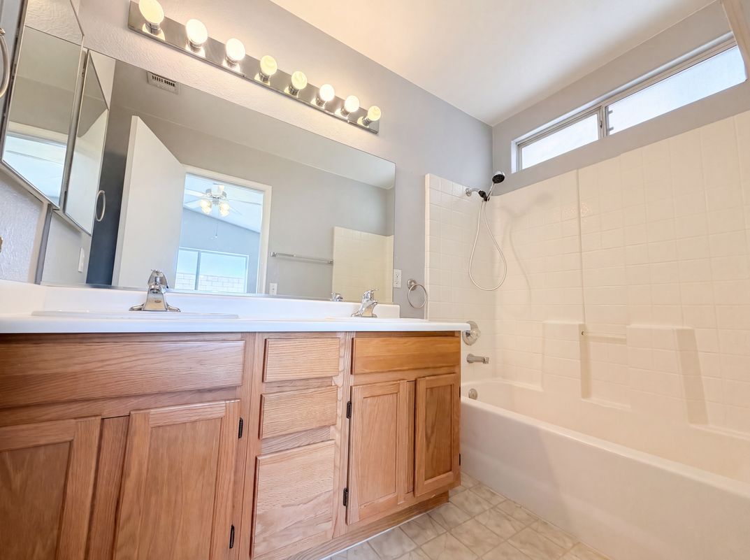 Photo 17 of 33 of 9121 Indian Breeze Dr, Las Vegas, NV