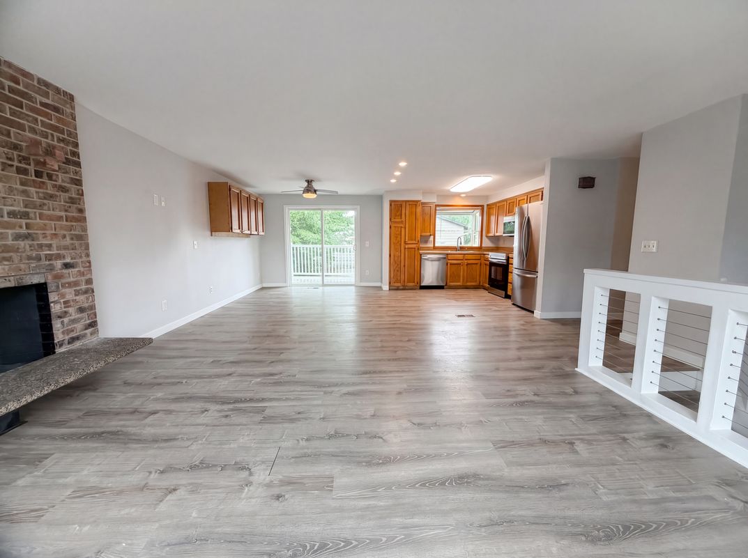 Photo 7 of 19 of 1209 SW 25th St, Troutdale, OR