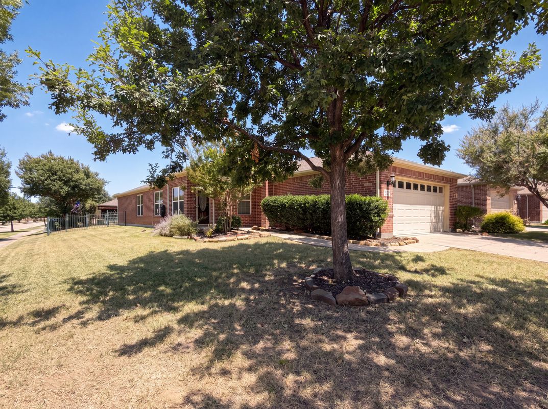 Property photo 1 of 7886 Whirlwind Dr