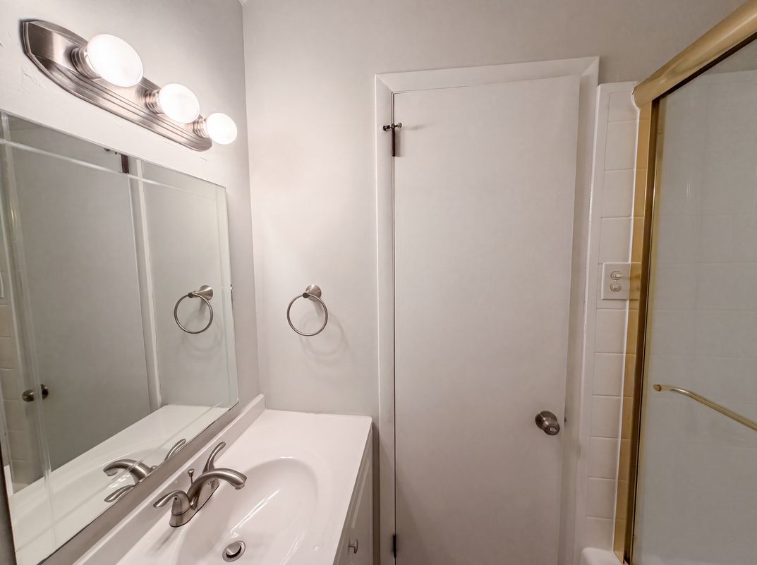 Photo 10 of 19 of 917 Hillview Dr, Cary, NC