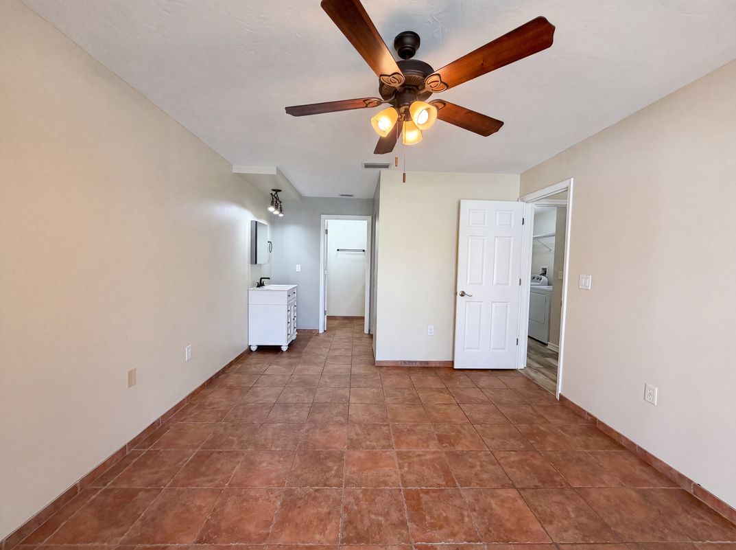 Photo 4 of 27 of 3430 55th Dr E, Bradenton, FL