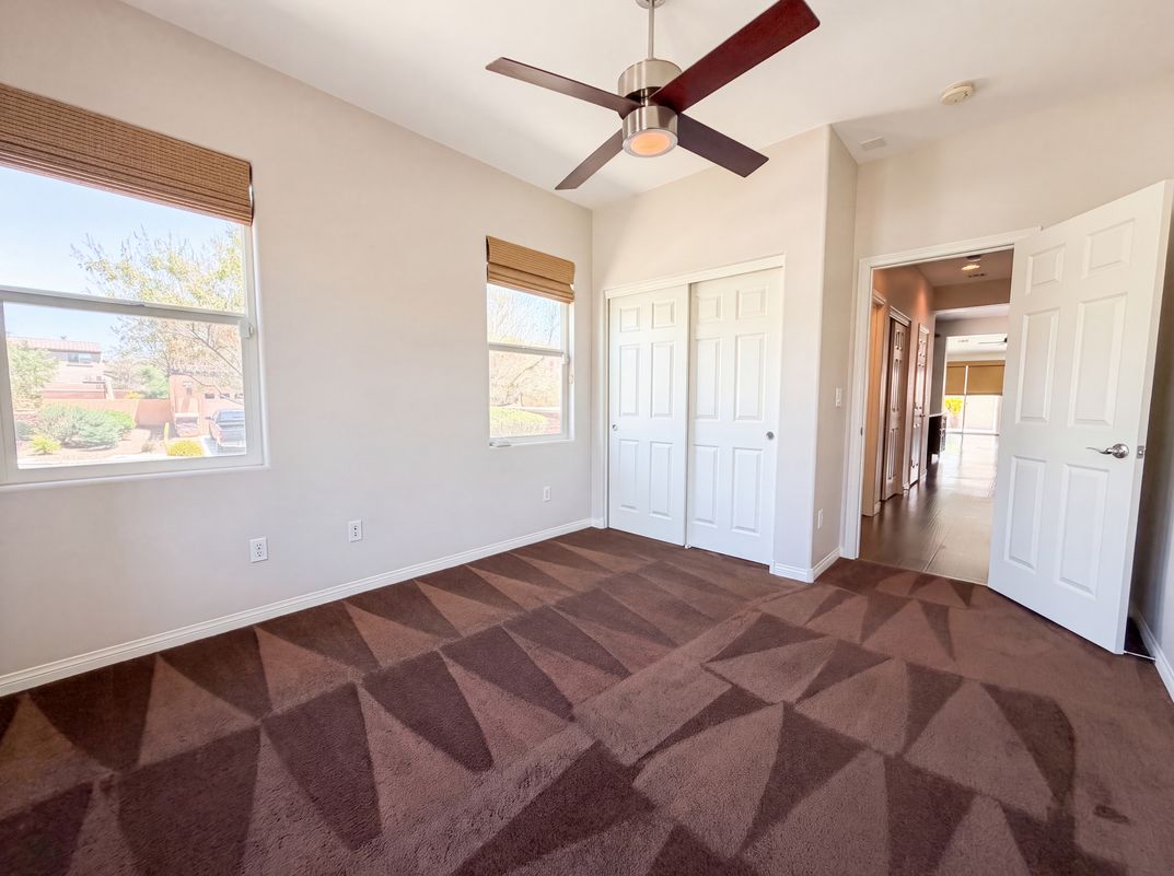 Photo 9 of 21 of 908 Baronet Dr, Las Vegas, NV