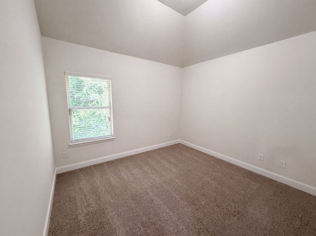Photo 13 of 22 of 2321 Willow Shade Ln, Loganville, GA