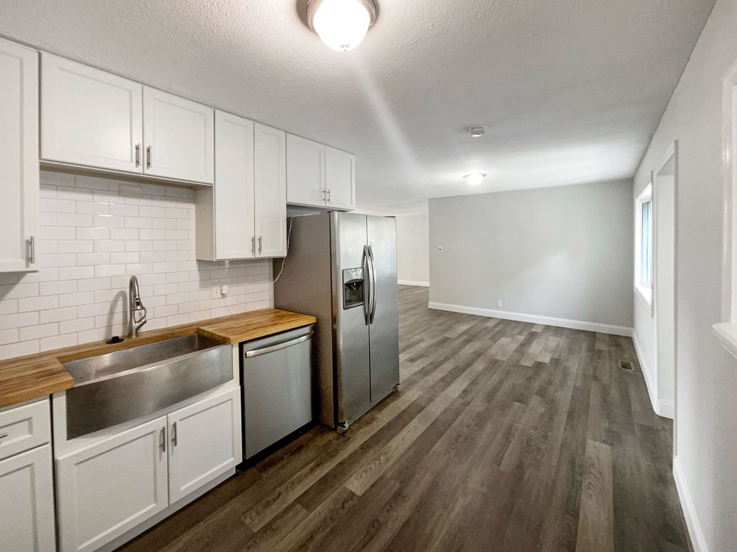 Photo 12 of 22 of 8040 Goldenrod Ct, Indianapolis, IN