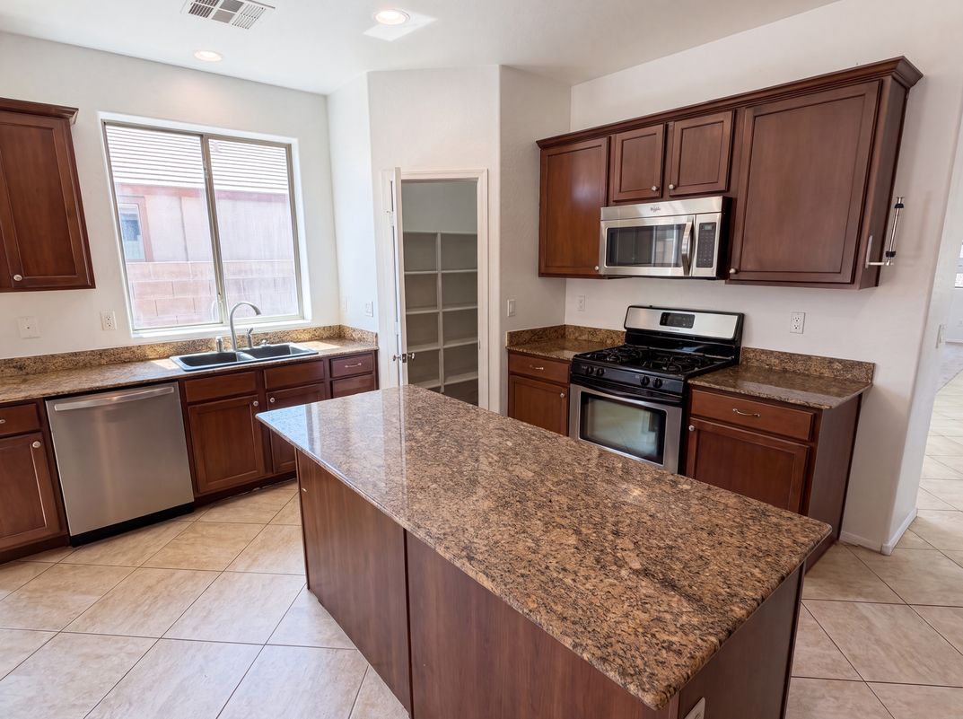 Photo 24 of 32 of 14559 W Cortez St, Surprise, AZ