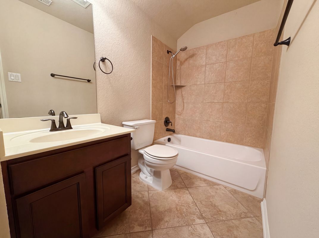 Photo 19 of 22 of 6941 Laura Hts, Schertz, TX