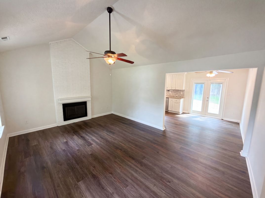 Property photo 3 of 3505 Sandberry Dr