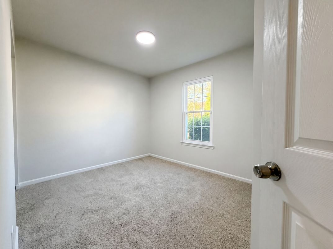 Photo 14 of 18 of 2416 Bayview Dr, Nashville, TN